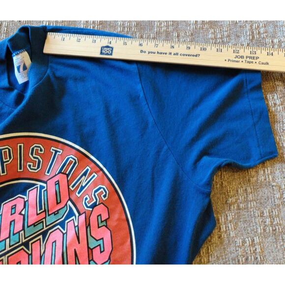 Vintage 1990 NBA Detroit Pistons World Champions T-Shirt Size Large - Picture 6 of 9